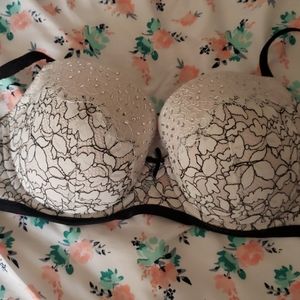 Bra 32DDD